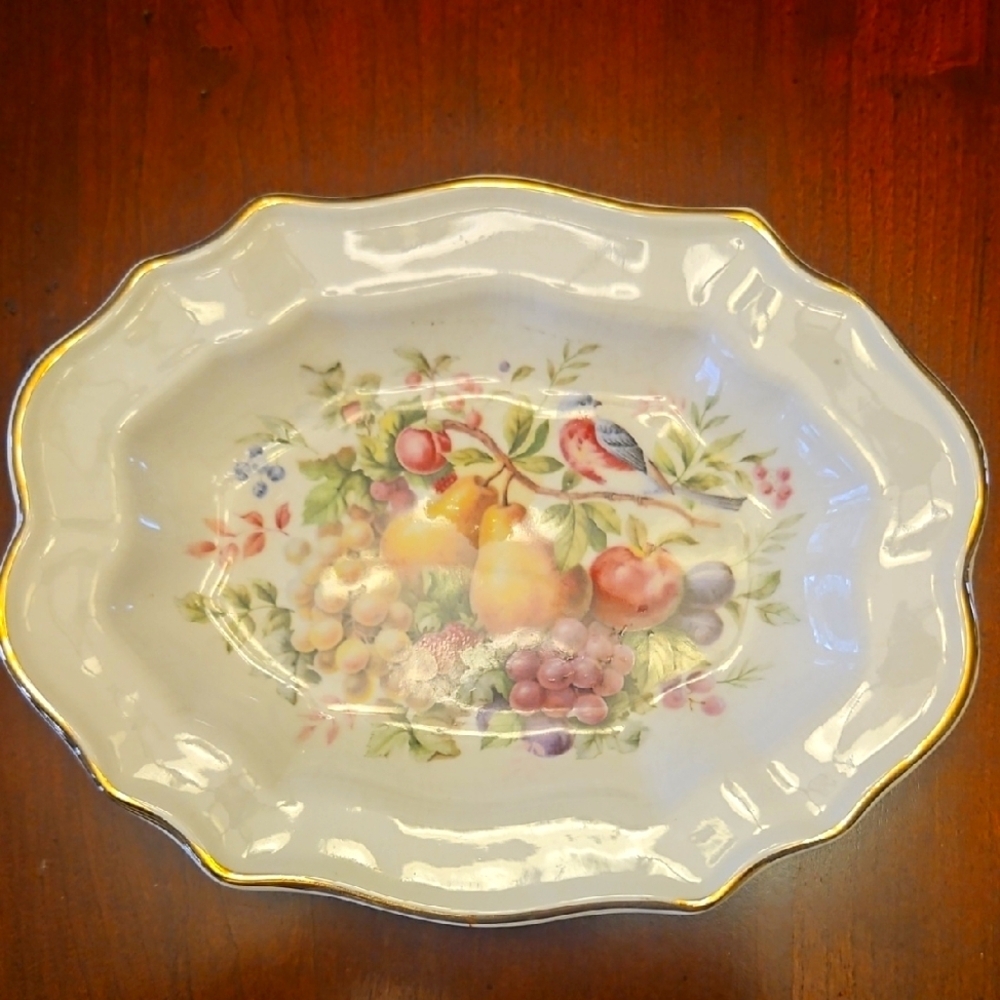 Vintage 1976 AVON By Enoch Wedgewood 22K Gold Trim Decorative Plate